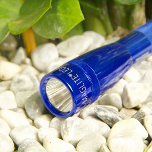 INC., INC. Modrá LED kapesní svítilna Mini-Maglite